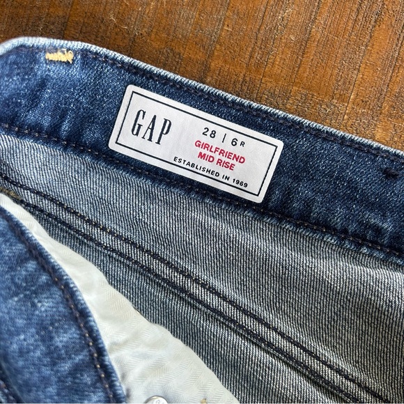 GAP Mid Rise Girlfriend Stretch Denim Jeans 28 (6) - Picture 4 of 4